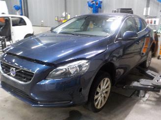 demontáž osobní automobily Volvo V-40 V40 (MV) 1.6 D2 (D4162T) [84kW]  (03-2012/12-2016) 2015/2