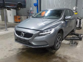 demontáž osobní automobily Volvo V-40 V40 (MV) 2.0 D2 16V (D4204T8(Euro 6b)) [88kW]  (02-2015/08-2019) 2013