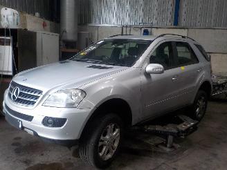 demontáž osobní automobily Mercedes ML ML II (164/4JG) SUV 3.0 ML-280 CDI V6 24V (OM642.940) [140kW]  (07-200=
5/07-2009) 2006