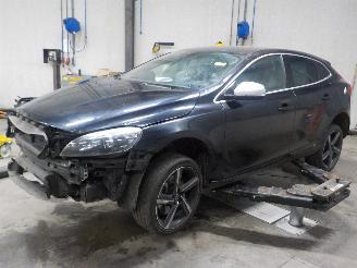 demontáž osobní automobily Volvo V-40 V40 (MV) 2.0 D4 16V (D4204T14) [140kW]  (05-2014/08-2019) 2013
