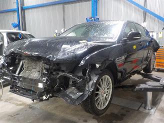 Auto da rottamare Jaguar XE XE Sedan 2.0 D E-Performance 16V (204DTD(AJ20D4)) [120kW]  (03-2015/..=
=2E) 2018