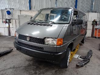 rozbiórka samochody osobowe Volkswagen Transporter Transporter T4 Van 2.4 D (AAB) [57kW]  (07-1990/04-1998) 1995