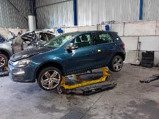 Salvage car Volkswagen Golf Golf VI (5K1) Hatchback 1.6 TDI 16V (CAYC(Euro 5)) [77kW]  (02-2009/11=
-2012) 2010