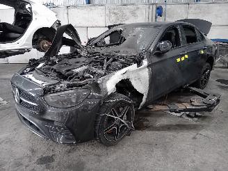 demontáž osobní automobily Mercedes E-klasse E (W213) Sedan E-300 e 2.0 Turbo 16V (M274.920) [235kW]  (11-2018/10-2=
023) 2020/11