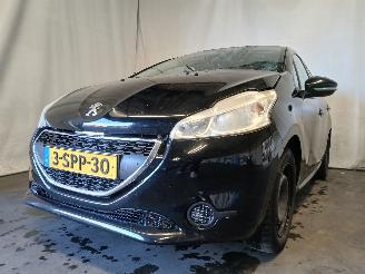 krockskadad bil auto Peugeot 208 208 I (CA/CC/CK/CL) Hatchback 1.2 Vti 12V PureTech 82 (EB2F(HMZ)) [60k=
W]  (03-2012/12-2019) 2013/3