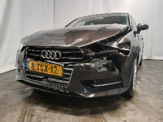 krockskadad bil auto Audi A3 A3 Sportback (8VA/8VF) Hatchback 5-drs 1.2 TFSI 16V (CJZA(Euro 5)) [77=
kW]  (05-2013/03-2020) 2014/5