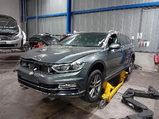Vrakbiler auto Volkswagen Passat Passat Variant (3G5) Combi 1.6 TDI 16V (DCXA) [88kW]  (08-2014/11-2020=
) 2017/6