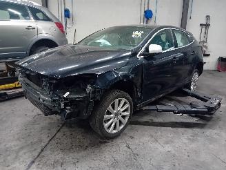 Uttjänta bilar auto Volvo V-40 V40 (MV) Hatchback 5-drs 2.0 D4 16V (D4204T14) [140kW]  (05-2014/08-20=
19) 2014