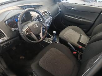 Hyundai I-20 i20 Hatchback 1.2i 16V (G4LA) [63kW]  (03-2012/12-2015) picture 13