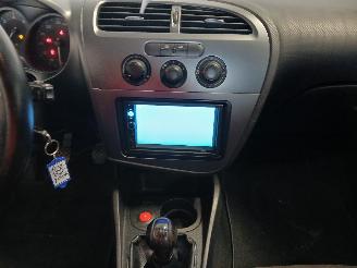 Seat Leon Leon (1P1) Hatchback 5-drs 1.9 TDI 105 (BXE) [77kW]  (07-2005/12-2010)= picture 15