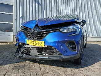 damaged passenger cars Renault Captur Captur II (RJB) SUV 1.6 E-Tech 145 (H4M-632(H4M-C6)) [105kW]  (01-2022=
/...) 2023/6
