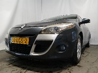 krockskadad bil auto Renault Mégane Megane III Coupe (DZ) Hatchback 3-drs 1.4 16V TCe 130 (H4J-700(H4J-A7)=
) [96kW]  (04-2009/02-2016) 2010/4
