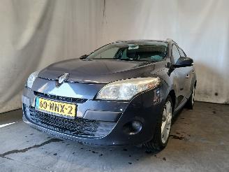occasione autovettura Renault Mégane Megane III Grandtour (KZ) Combi 5-drs 1.4 16V TCe 130 (H4J-700(H4J-A7)=
) [96kW]  (05-2009/02-2016) 2010/10