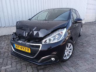 krockskadad bil auto Peugeot 208 208 I (CA/CC/CK/CL) Hatchback 1.2 Vti 12V PureTech 82 (EB2F(HMZ)) [60k=
W]  (03-2012/12-2019) 2018/2