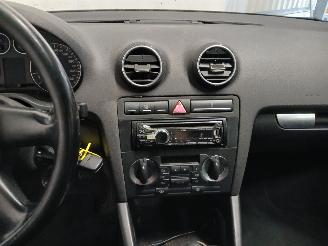 Audi A3 A3 Sportback (8PA) Hatchback 5-drs 1.6 (BGU) [75kW]  (09-2004/03-2013)= picture 19