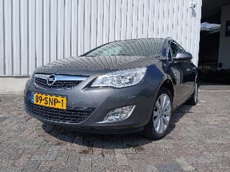 Unfallwagen Opel Astra Astra J Sports Tourer (PD8/PE8/PF8) Combi 1.4 16V ecoFLEX (A14XER(Euro=
 5)) [74kW]  (10-2010/10-2015) 2011/10