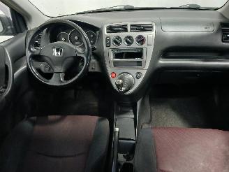 Honda Civic Civic (EP/EU) Hatchback 3-drs 1.4 16V (D14Z6) [66kW]  (11-2000/09-2005=
) picture 11