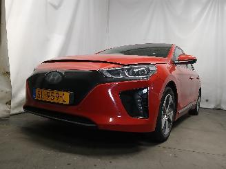 Damaged car Hyundai Ioniq Ioniq Liftback EV (EM09) [88kW]  (03-2016/08-2019) 2018/5