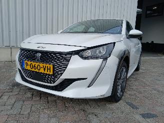 Voiture accidenté Peugeot 208 208 II (UB/UH/UP) Hatchback 5-drs e-208 50 kWh (ZKX) [100kW]  (06-2019=
/...) 2021/2
