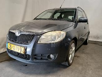 Coche siniestrado Skoda Roomster Roomster (5J) MPV 1.4 16V (CGGB) [63kW]  (09-2006/05-2015) 2008/3