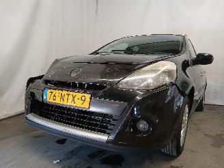 Schadeauto Renault Clio Clio III Estate/Grandtour (KR) Combi 1.2 16V TCE 100 (D4F-784(D4F-H7))=
 [74kW]  (11-2007/12-2012) 2010/11