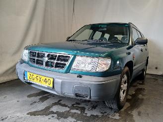 uszkodzony samochody osobowe Subaru Forester Forester (SF) SUV 2.0 16V (EJ202) [90kW]  (08-1997/09-2002) 1999/4
