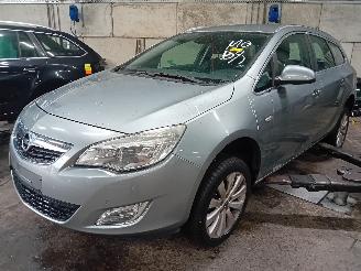 Uttjänta bilar auto Opel Astra Astra J Sports Tourer (PD8/PE8/PF8) Combi 1.4 Turbo 16V (A14NET(Euro 5=
)) [103kW]  (10-2010/10-2015) 2011