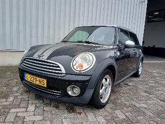Voiture accidenté Mini Mini Clubman (R55) Combi 1.6 16V Cooper (N12-B16A) [88kW]  (10-2007/12-2013=
) 2009/2