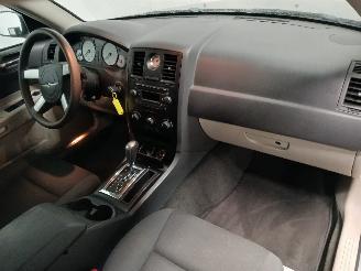 Chrysler 300 C 300 C Sedan 2.7 V6 24V (EER) [142kW]  (09-2004/11-2012) picture 9