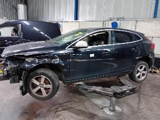 demontáž osobní automobily Volvo V-40 V40 (MV) Hatchback 5-drs 1.6 D2 (D4162T) [84kW]  (03-2012/12-2016) 2013