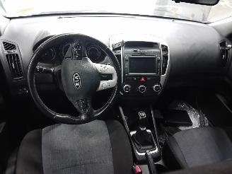 Kia Cee d Cee'd Sporty Wagon (EDF) Combi 1.4 16V (G4FA) [66kW]  (07-2009/12-2012=
) picture 5