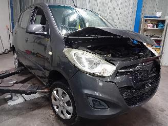 Hyundai I-10 i10 (F5) Hatchback 1.1i 12V (G4HG5) [51kW]  (04-2011/12-2013) picture 2