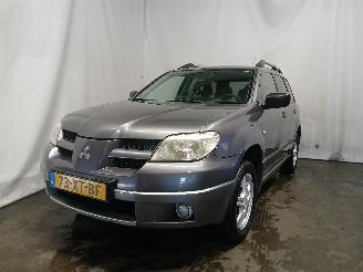 skadebil auto Mitsubishi Outlander Outlander (CU) SUV 2.0 16V 4x2 (4G63(16V)) [100kW]  (05-2003/10-2006) 2007/6