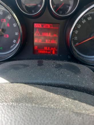 Opel Insignia Insignia Sports Tourer Combi 1.4 Turbo 16V Ecotec (A14NET(Euro 5)) [10=
3kW]  (04-2011/03-2017) picture 2