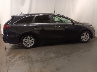 Kia Cee d Ceed Sportswagon (CDF) Combi 5-drs 1.0i T-GDi 12V (G3LC) [88kW]  (05-2=
018/...) picture 10