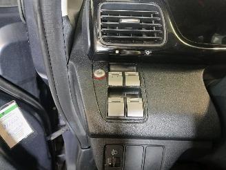 Honda Fr-v FR-V (BE) MPV 1.7 16V (D17A2) [92kW]  (02-2005/12-2006) picture 16