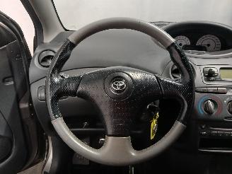 Toyota Yaris Yaris (P1) Hatchback 1.5 T Sport 16V VVT-i (1NZFE) [78kW]  (04-2001/09=
-2005) picture 18