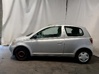 Toyota Yaris Yaris (P1) Hatchback 1.3 16V VVT-i (2NZFE) [63kW]  (08-1999/11-2005) picture 4