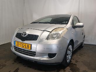 Coche accidentado Toyota Yaris Yaris II (P9) Hatchback 1.3 16V VVT-i (2SZFE) [64kW]  (08-2005/11-2010=
) 2006/9