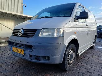 Vaurioauto  passenger cars Volkswagen Transporter Transporter T5 Van 2.5 TDi (BNZ) [96kW]  (04-2003/11-2009) 2009/2