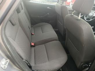 Ford Focus Focus 3 Wagon Combi 1.0 Ti-VCT EcoBoost 12V 125 (M1DA(Euro 5)) [92kW] =
 (02-2012/05-2018) picture 9