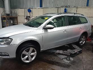 demontáž osobní automobily Volkswagen Passat Passat Variant (365) Combi 1.6 TDI 16V Bluemotion (CAYC(Euro 5)) [77kW=
]  (08-2010/12-2014) 2011/4