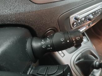 Renault Scenic Scénic III (JZ) MPV 1.4 16V TCe 130 (H4J-700(H4J-A7)) [96kW]  (02-20=
09/09-2016) picture 15