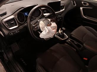 Kia Cee d Ceed Sportswagon (CDF) Combi 5-drs 1.0i T-GDi 12V (G3LC) [88kW]  (05-2=
018/...) picture 13