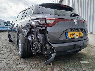 Renault Mégane Megane IV Estate (RFBK) Combi 5-drs 1.3 TCE 140 16V (H5H-450(H5H-A4)) =
[103kW]  (01-2018/...) picture 5