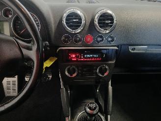 Audi TT TT Roadster (8N9) Cabrio 1.8 20V Turbo (AWP) [132kW]  (10-1999/02-2007=
) picture 15