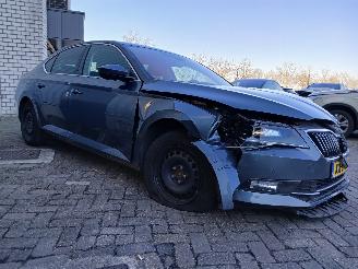 Skoda Superb Superb (3V3) Liftback 1.8 TSI 16V (CJSA) [132kW]  (03-2015/06-2024) picture 6