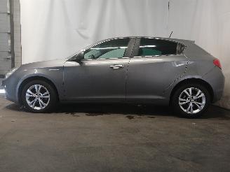 Alfa Romeo Giulietta Giulietta (940) Hatchback 1.6 JTDm 16V (940.A.3000) [77kW]  (04-2010/0=
2-2016) picture 4