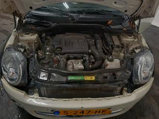 Mini Mini Mini (R56) Hatchback 1.6 Cooper D 16V (DV6TED4(9HZ)) [80kW]  (11-2006/=
09-2010) picture 21
