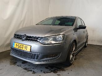 Voiture accidenté Volkswagen Polo Polo V (6R) Hatchback 1.2 TSI (CBZC(Euro 5)) [66kW]  (05-2011/05-2014)= 2013/9